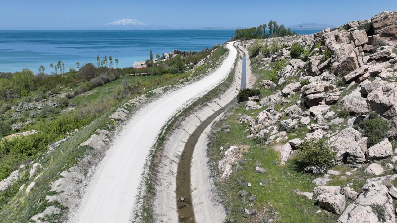 Van’da 2 bin 800 yıllık Şamram Kanalı'nın susuz kalması büyük soruna dönüştü