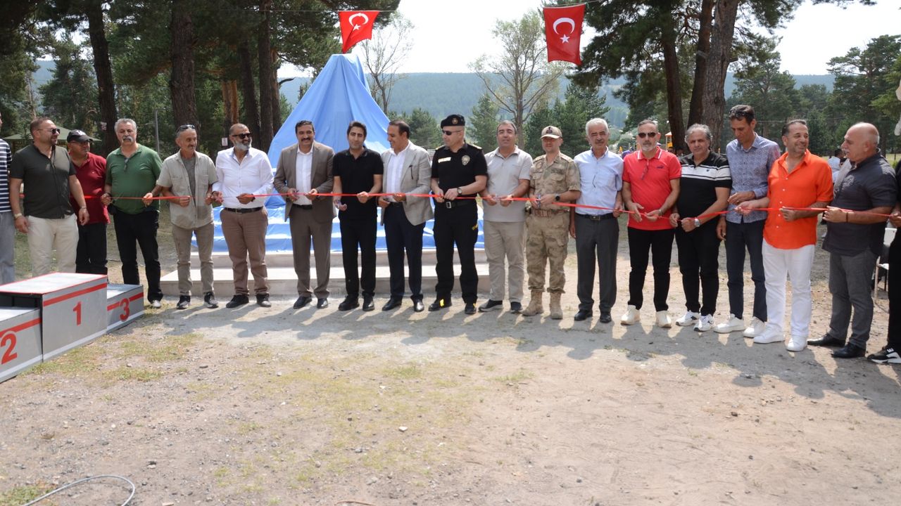 "Sarıkamış Bozayı Yaz Festivali" büyük bir coşku ile başladı
