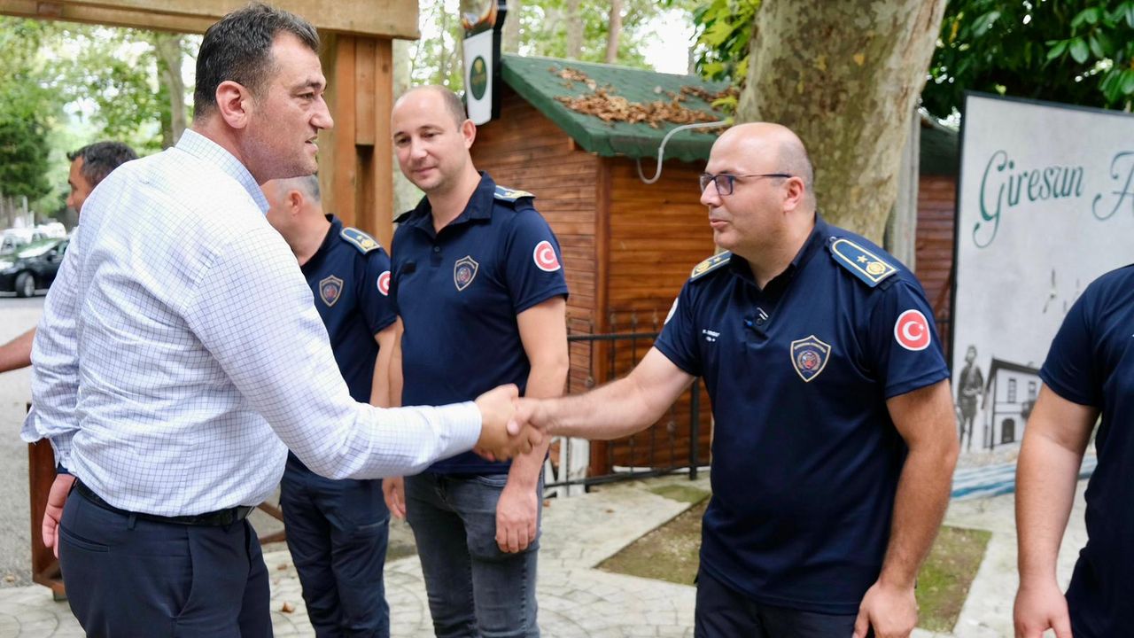 Fuat Köse Karabük'ten dönen itfaiyecilere teşekkür yemeği verdi