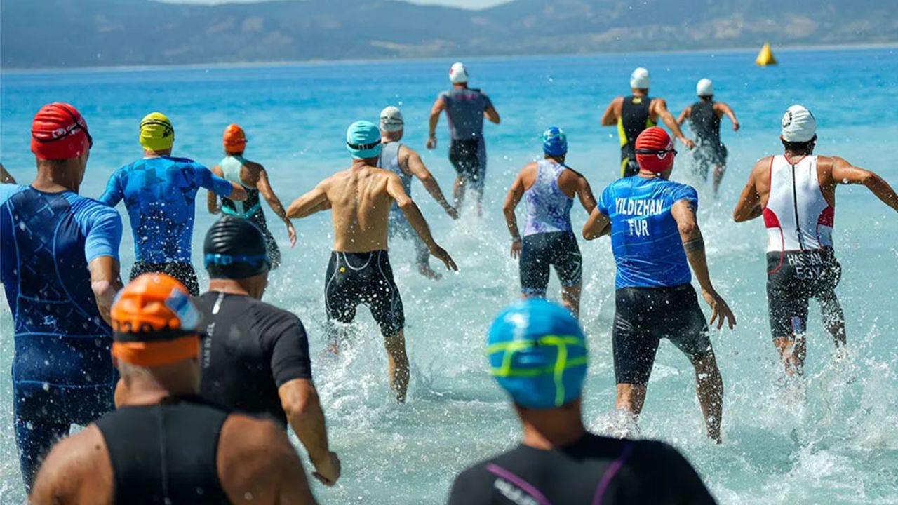 Salda gölü'nde triatlon etkinliği: Spor ve çevre dengesi vurgulandı