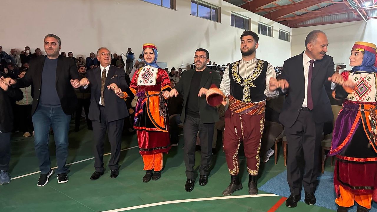 Arpaçay’da Aşıklar ve Halk Müziği Şöleni coşkuyla kutlandı