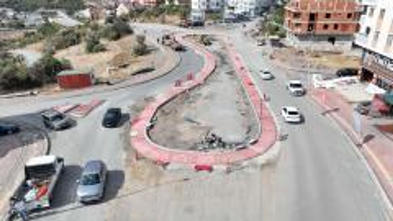Kocaeli Büyükşehir, trafikte tıkanan damarları birer birer açıyor