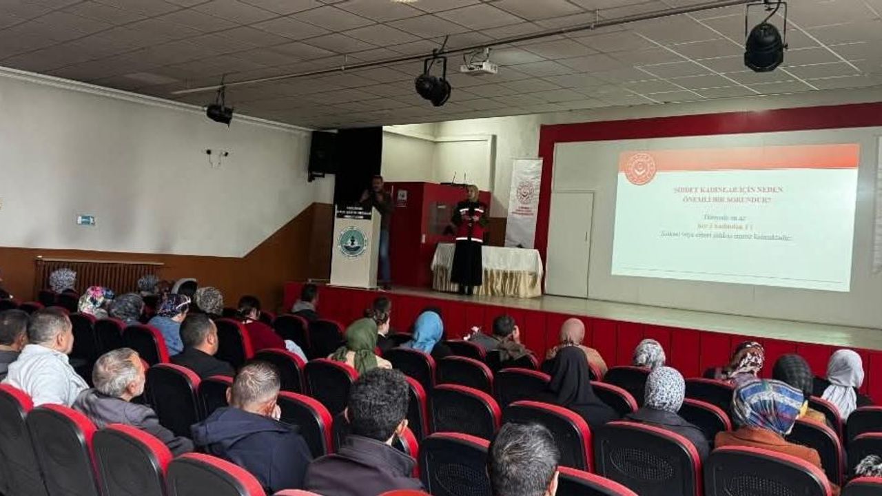 Susuz’da Kadına Yönelik Şiddet ve Erken Yaşta Evliliklerle Mücadele Eğitimi düzenlendi
