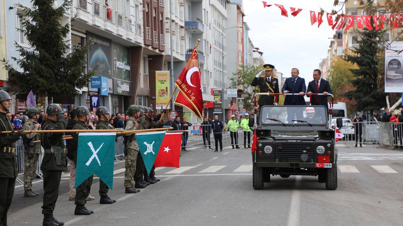 Cumhuriyet’in 102’nci Yılı Kars’ta coşkuyla kutlandı