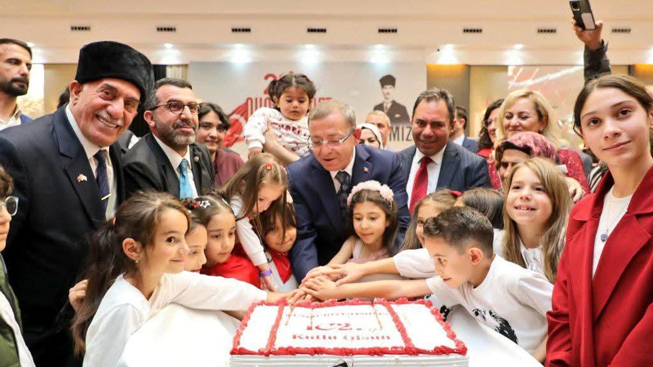 Kars’ta 29 Ekim Cumhuriyet Bayramı resepsiyonu düzenlendi