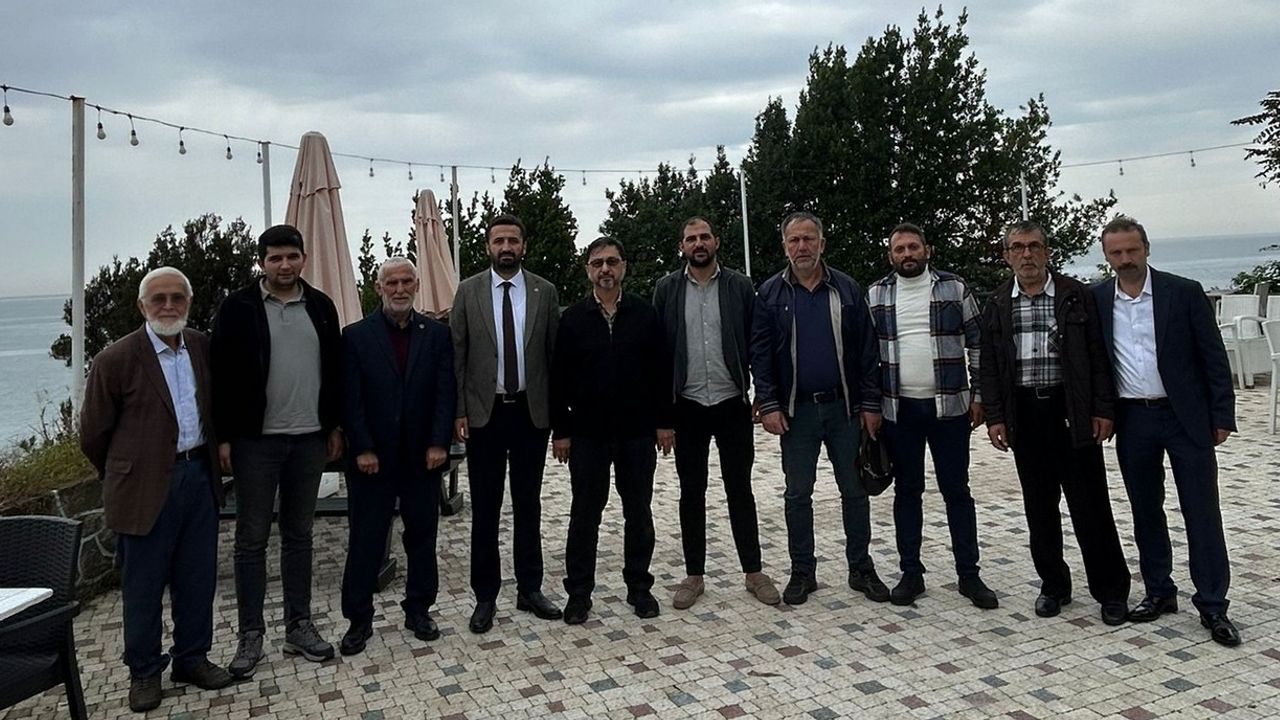Saadet partililer muhtarlarla kahvaltıda buluştu
