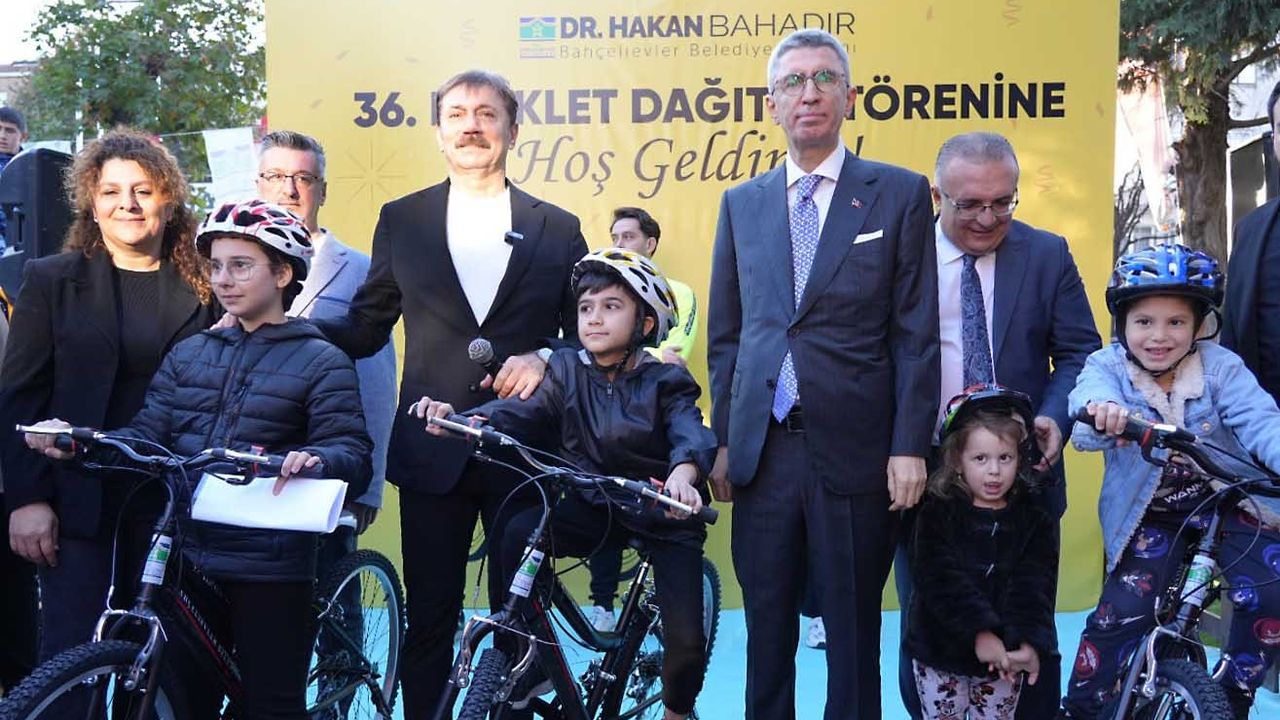 Bahçelievler'de gençlere bisiklet