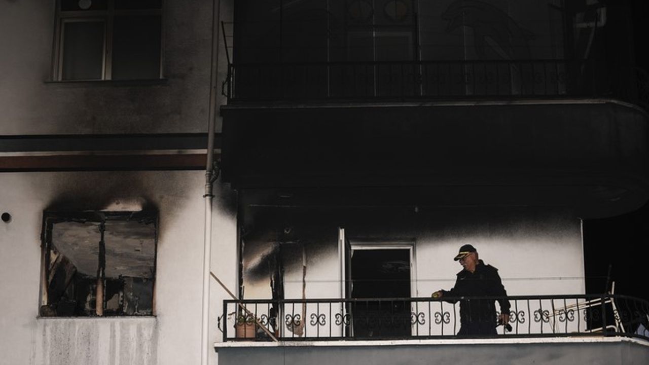 Ankara’da apartman dairesinde patlama: Bir kişi yaralı