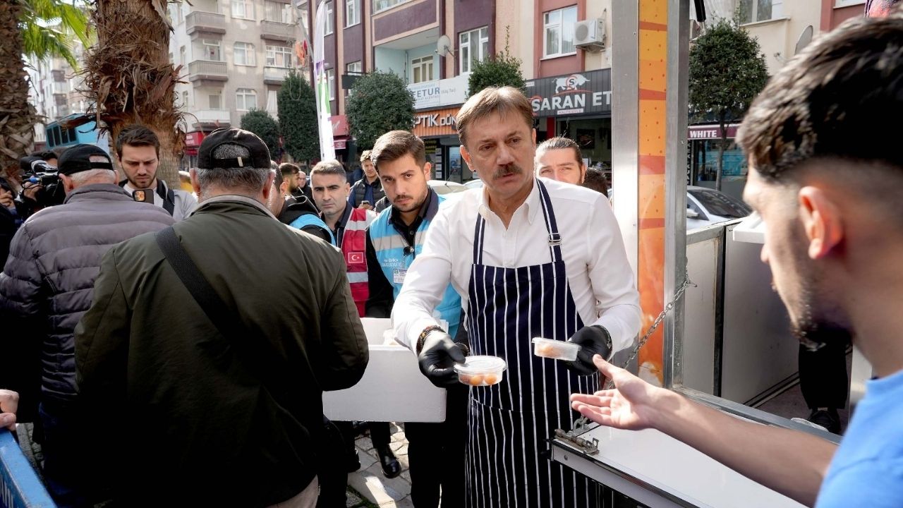 Bahçelievler’de şehitler için mevlit: Vatandaşlara lokma ikramı