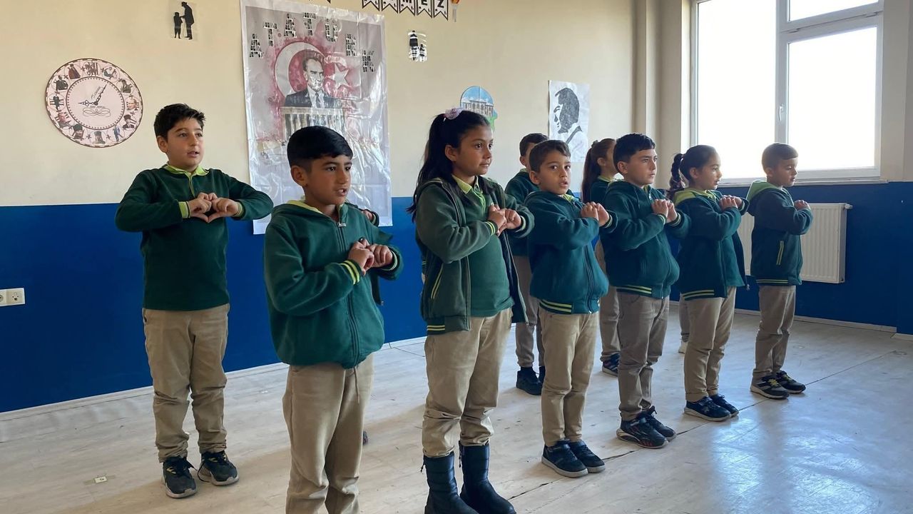 Atatürk İlkokulu ve Anaokulu’ndan 10 Kasım anma programı