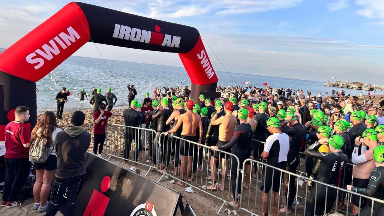 IRONMAN 70.3 Türkiye triatlonu Antalya'da başladı
