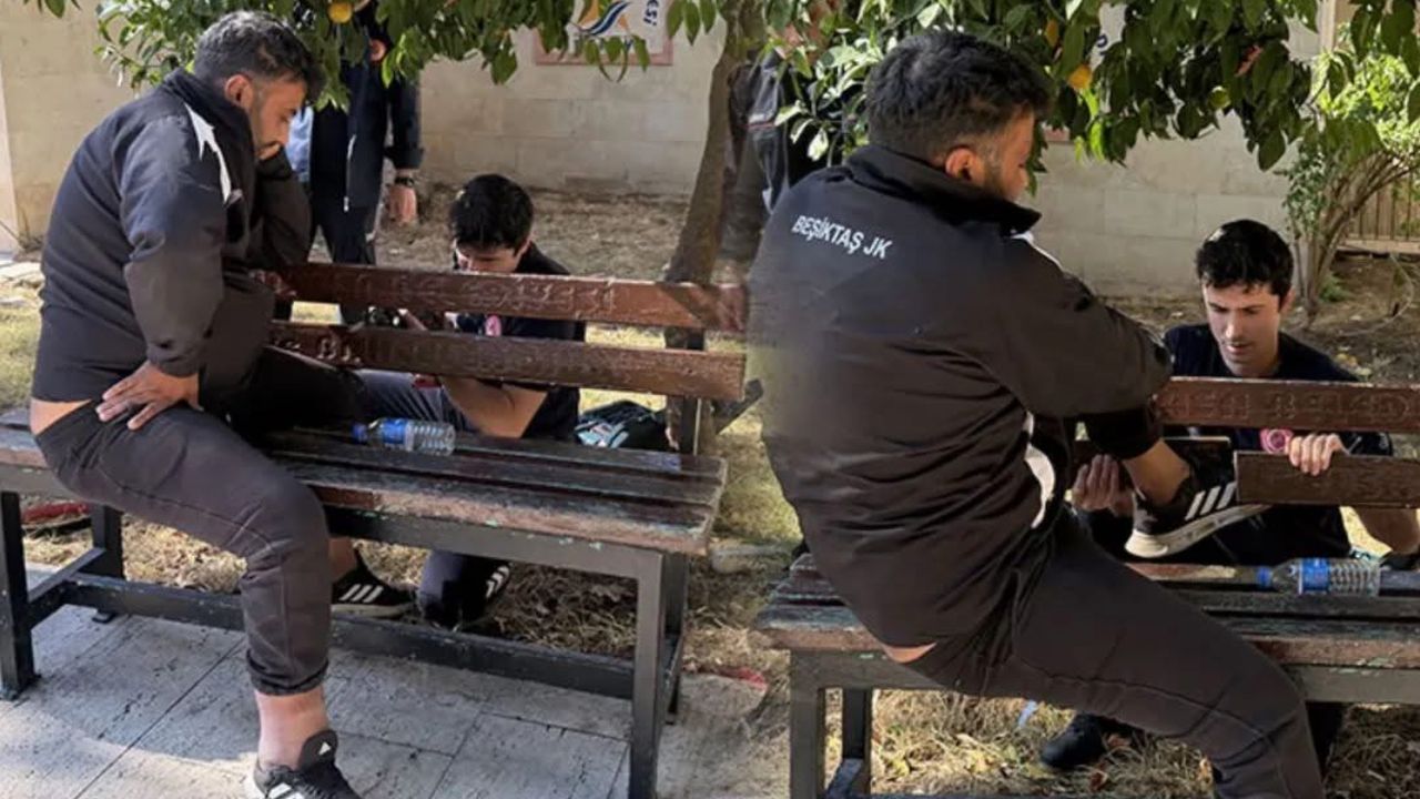 Uyurken bacağını banka sıkıştırdı, itfaiye kurtardı