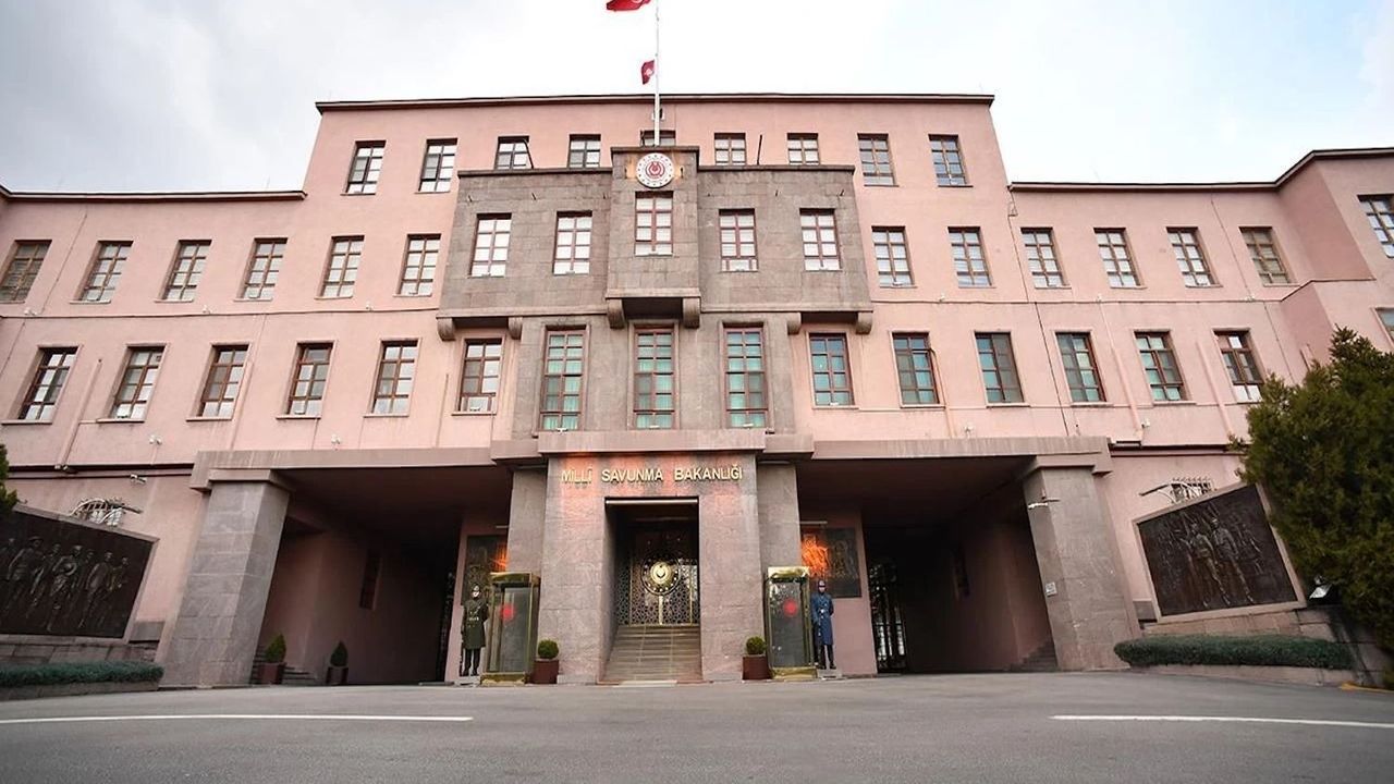 MSB’ye ait C130 kargo uçağı Gürcistan’da düştü