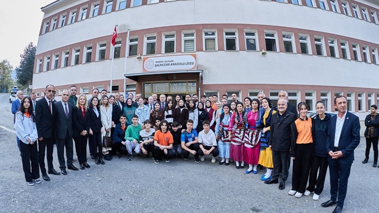 Beş bin kitaplı Şalpazarı Anadolu Lisesi kütüphanesinin açılışı yapıldı