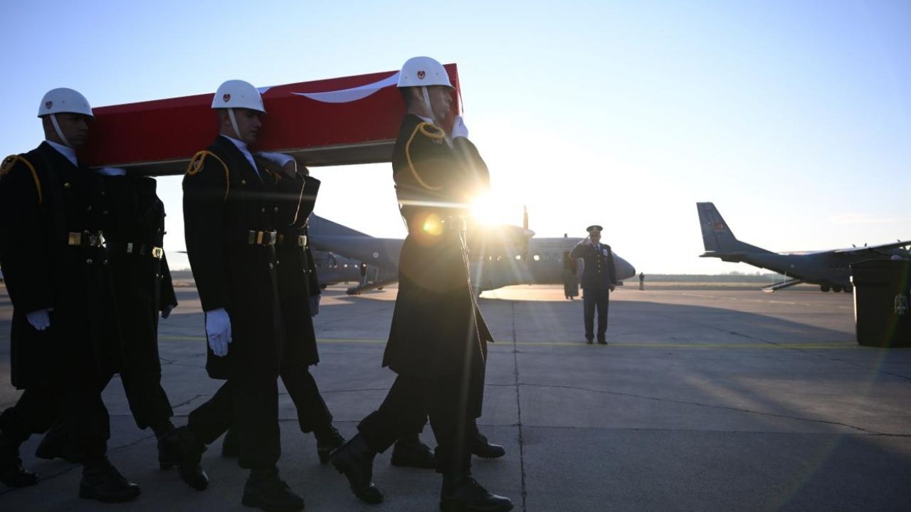 Türkiye şehitlerini uğurluyor: 20 kahraman asker için tören