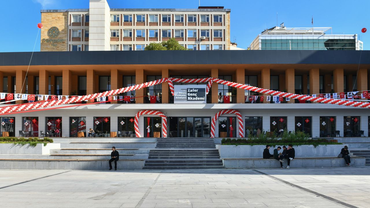 6’ncı Genç Akademi başkentlilerin hizmetine açıldı