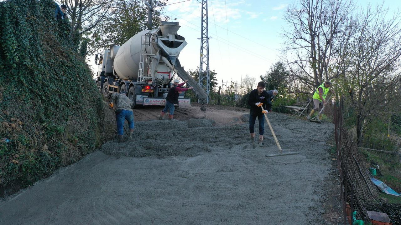Çamaş'ta 3 kilometrelik beton yol çalışması başladı