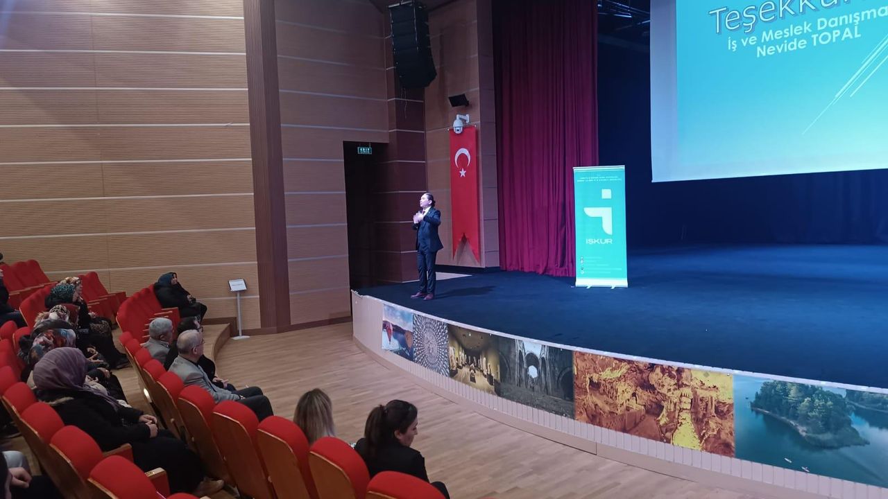 Burdur'da İUP katılımcılarına iş arama eğitimi