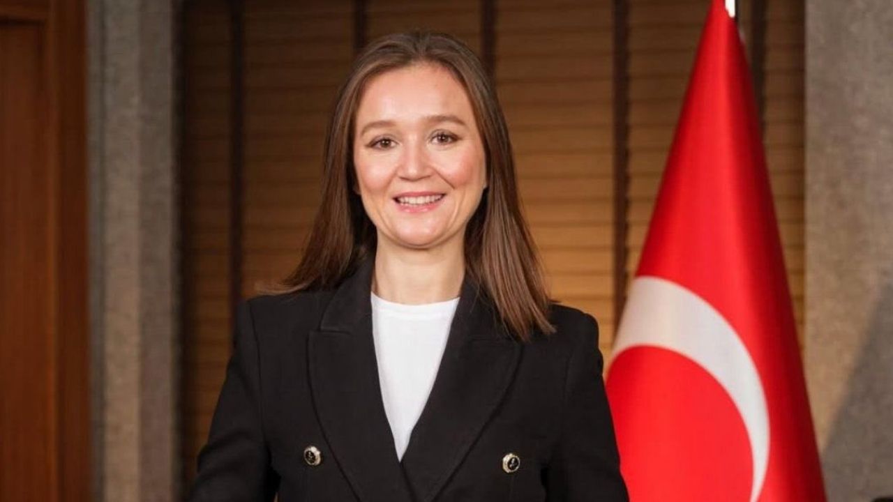 Kanser tedavisi gören Şehzadeler Belediye Başkanı Gülşah Durbay hayatını kaybetti