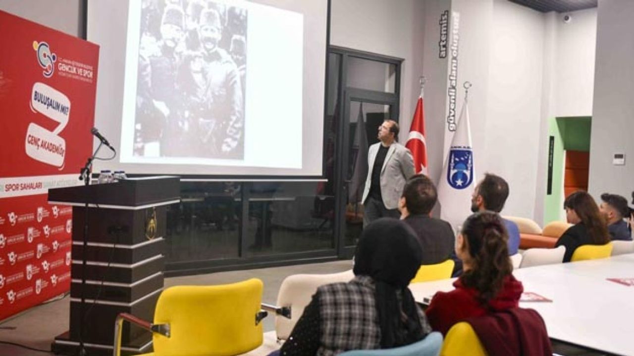 Zafer Genç Akademisi'nde Rumeli’den Ankara’ya millî mücadele konferansı