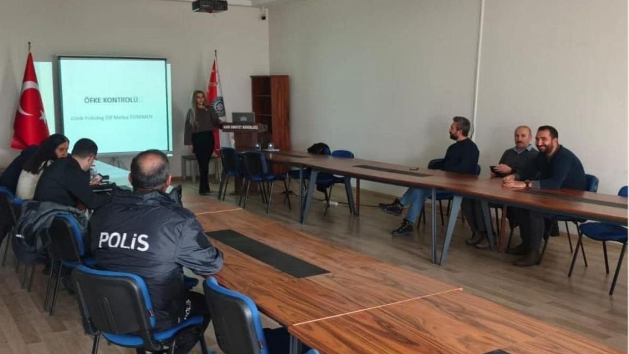 Kars Sosyal Hizmet Merkezi’nden çatışma ve stres yönetimi eğitimi