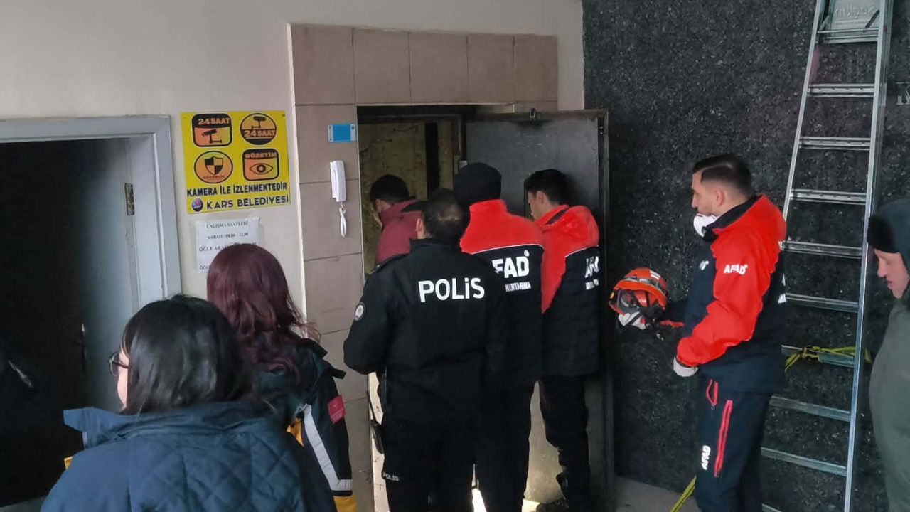 Kars'ta 2 gündür kayıp olan genç asansör boşluğunda ölü bulundu