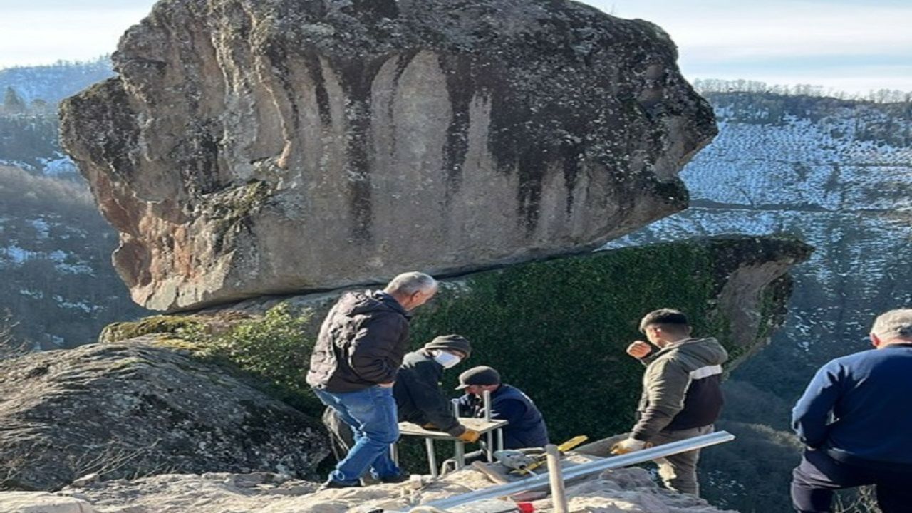 Efsane Gelin Kayasına seyir terası yapılıyor