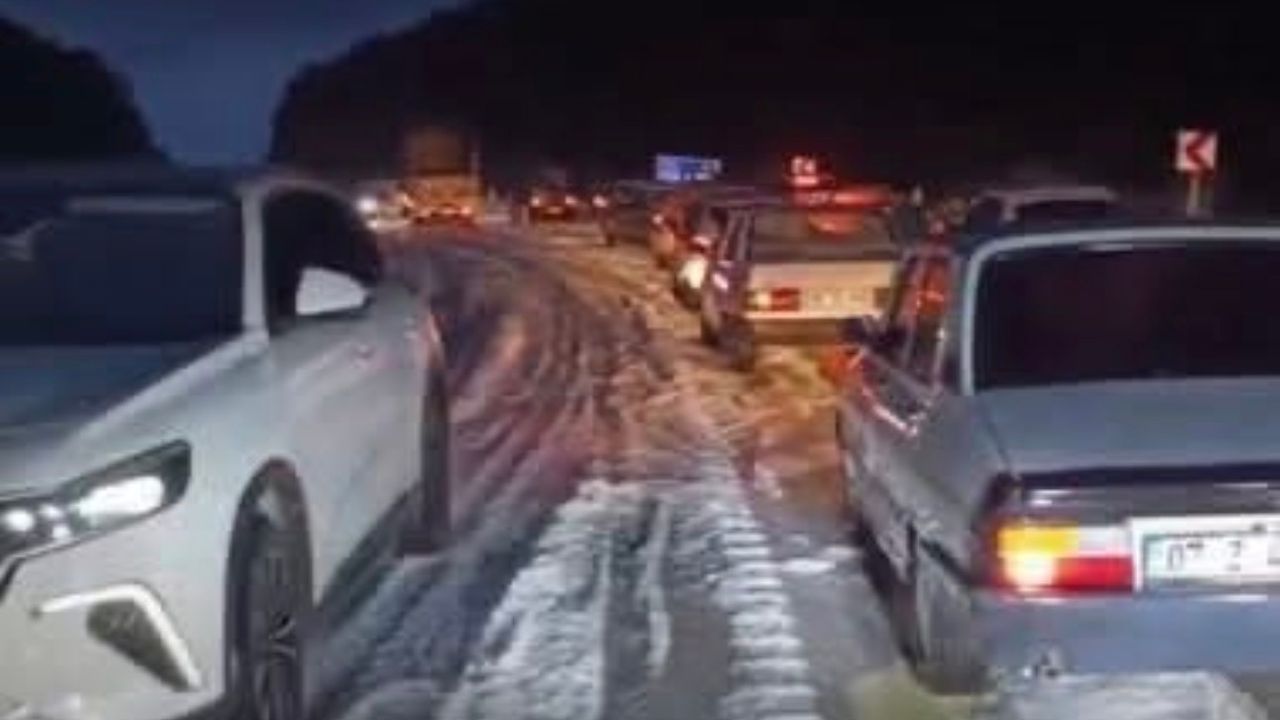 Kaş–Demre kara yolunda dolu ulaşımı aksattı