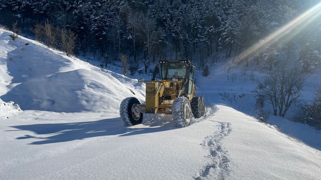 Giresun’da kar esareti: 521 köy yolu kapandı...