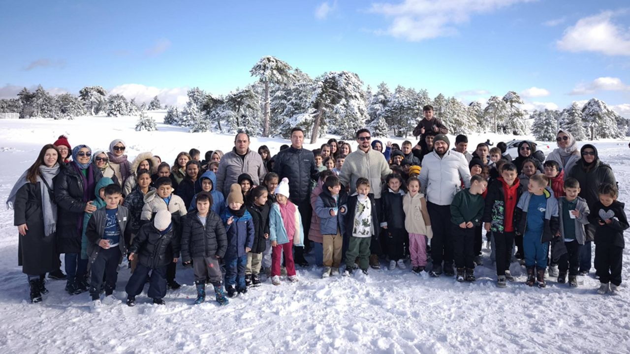 Burdur’lu öğrenciler salda kayak merkezi’nde kışın keyfini çıkardı