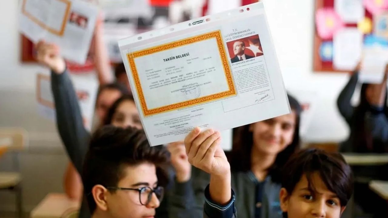 Okullarda yarıyıl tatili başlıyor: Yaklaşık 18 milyon öğrenci karne alacak