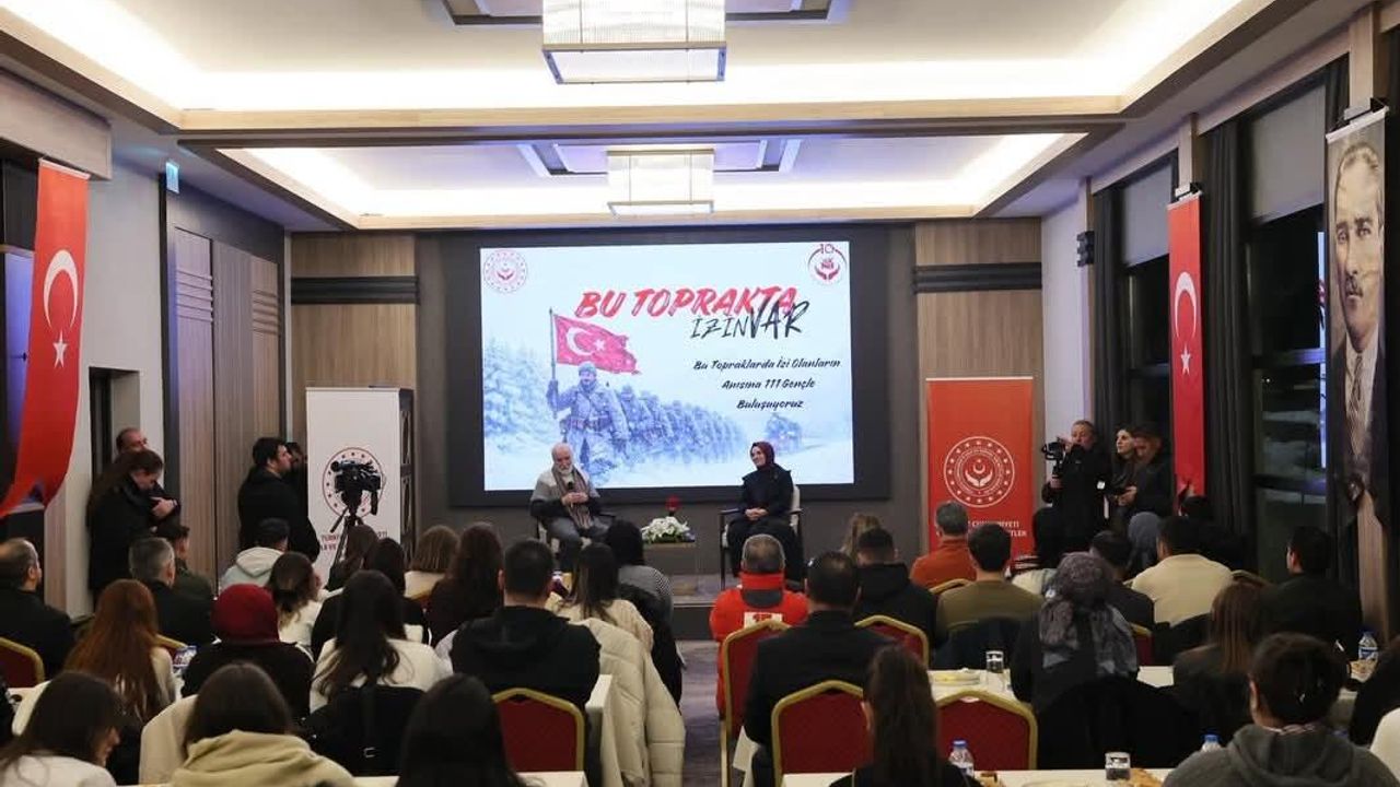 Sarıkamış’ta "Vatan Sevgisi" buluşması: Bakan Göktaş ve Hasan Kaçan gençlerle bir araya geldi