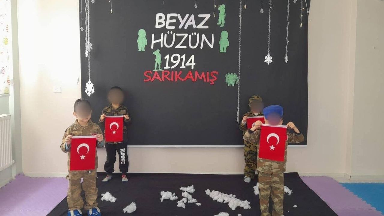 Kars’ta 4-6 Yaş Grubu Minik Yürekler Şehitlerini Unutmadı