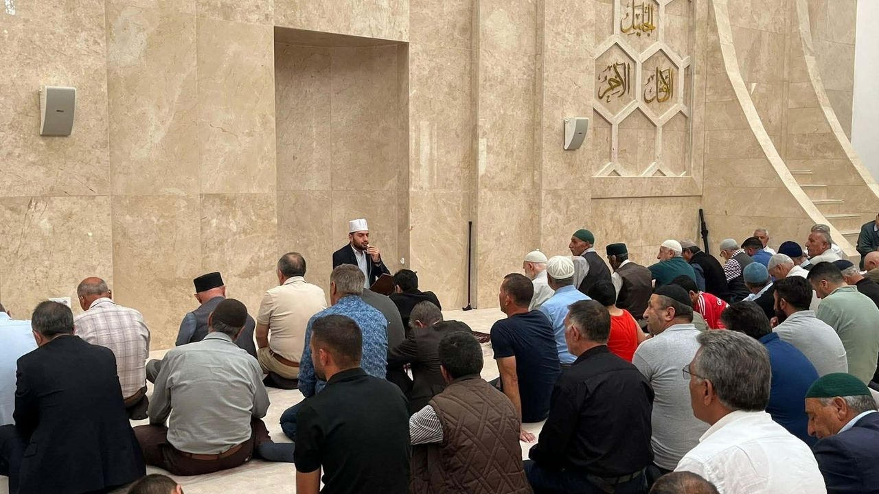 Kars’ta Miraç Kandili dualarla idrak edildi