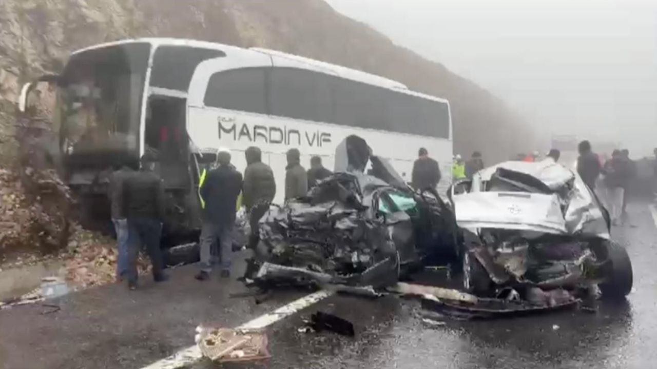 TAG Otoyolu’nda zincirleme kaza: 2 ölü, 10 yaralı