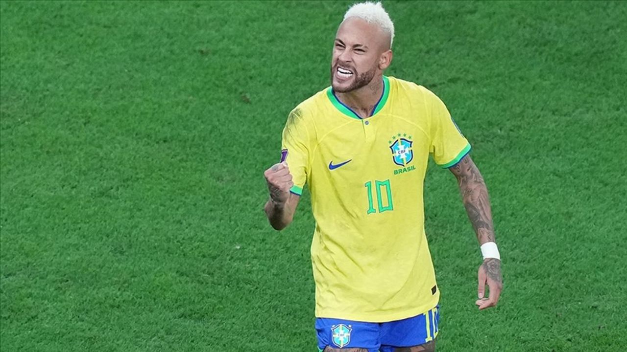 Neymar, Santos’taki sözleşmesini uzattı