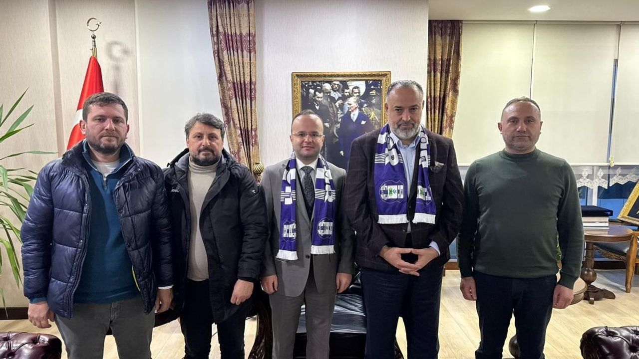 Artvin Hopaspor Başkanı Çakmakçıoğlu’ndan Kaymakam Arslantürk’e ziyaret