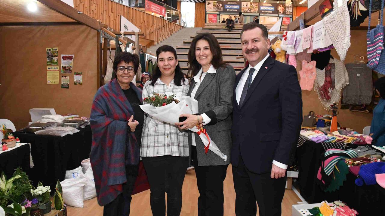 Girişimci kadınlar, Büyükşehir'in 'El Emeği Ürünler Fuarı'nda buluştu