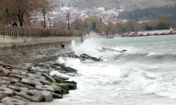 Tekirdağ'da 2 günlük poyraz deniz trafiğini durdurdu