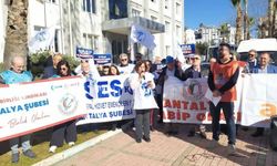 Antalya'da aile hekimlerinden yeni yönetmelik protestosu: Talepler karşılanmazsa eylemler sürecek