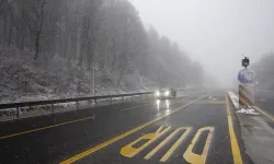 Bolu Dağı’nda kar yağışı etkili oluyor: Sürücülere uyarı