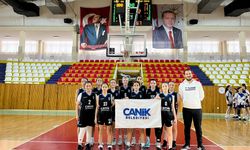 Canik Belediyespor 3 kulvarda şampiyon oldu