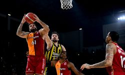 Olaylı derbinin galibi Fenerbahçe Beko oldu