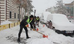 Bayburt Belediyesinde karla mücadele sürüyor