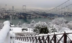 İstanbul'da kar yağışı etkisini artırıyor, Valilik tedbirleri açıkladı