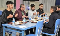 Kars Valisi Ziya Polat, iftarını KYK Erkek Öğrenci Yurdu'nda yaptı