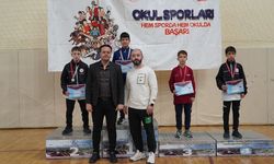 Isparta'da yıldız erkekler güreş grup müsabakaları tamamlandı