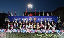 Türk Dünyası’nın ortak geleceğine ışık tutan üniversite yeni mezunlarını uğurladı