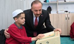 Vali Erin, Kur'an öğrenen öğrencilerle bir araya geldi