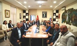 Başkan Ötüken Senger, Muhtarlarla buluştu: “Halkımızın taleplerini birlikte karşılayacağız”